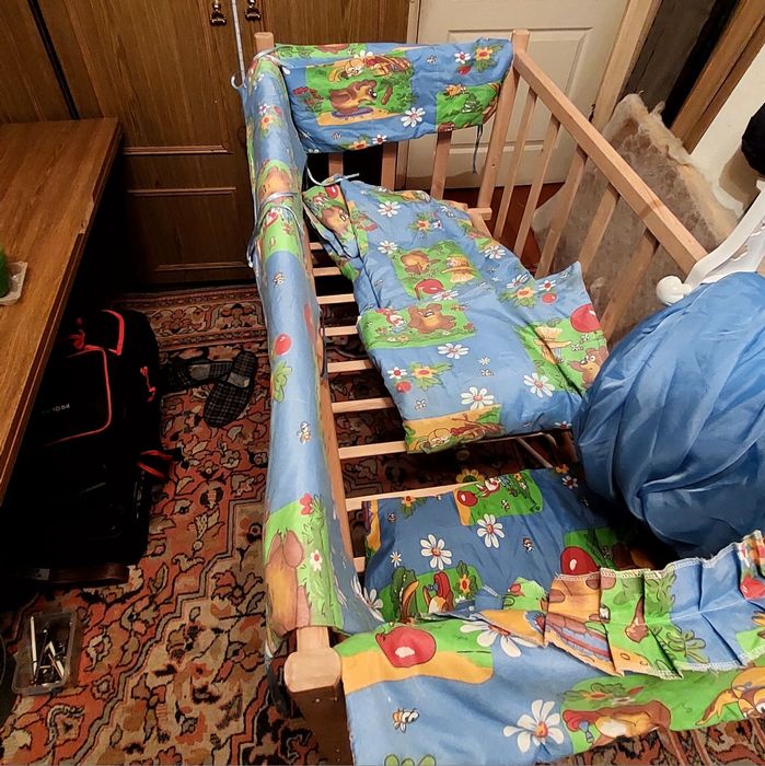 Детская деревянная кроватка