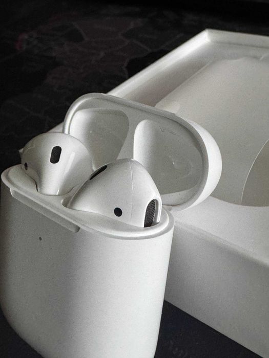 airpods в новому стані
