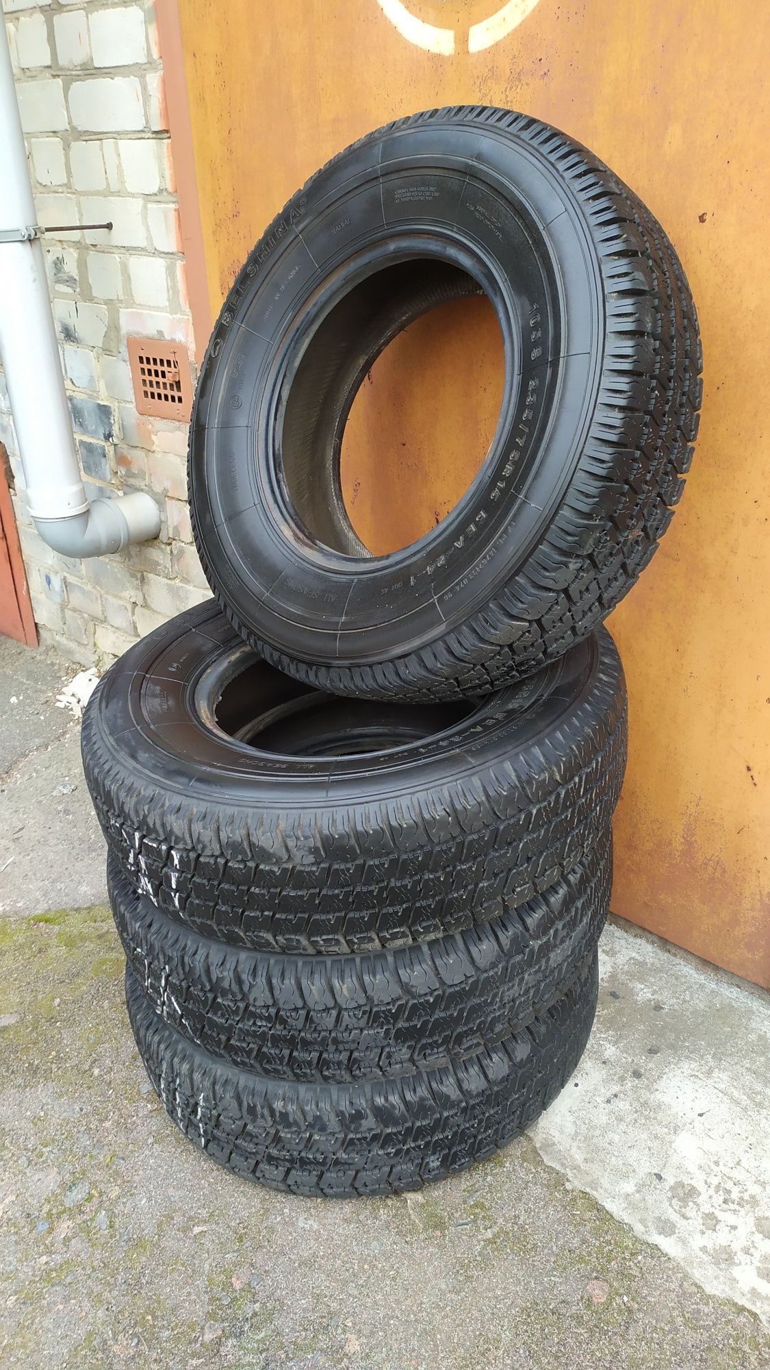 Шини 235/75 R15 BELSHINA BEL 24-1  4 шт б/у 10 мм протектор