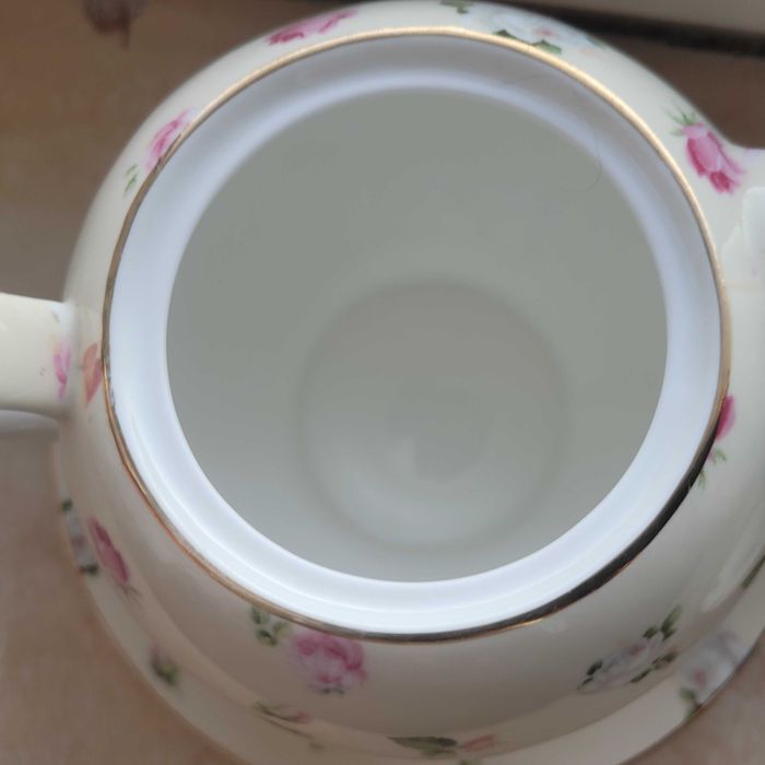 Villa Italia porcelanowy dzbanek do herbaty ze spodkiem