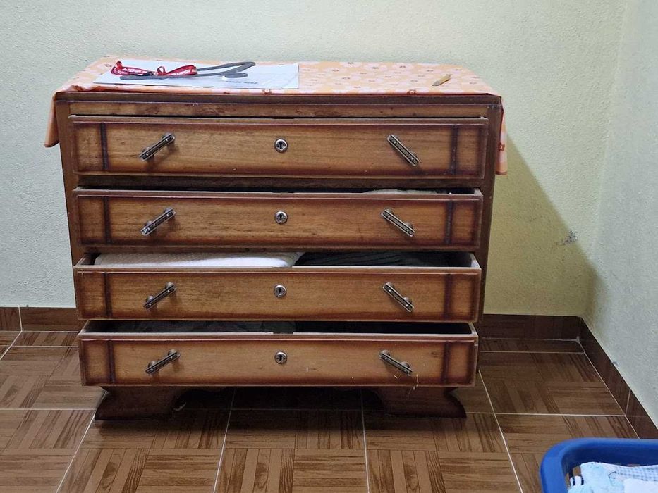 Mobiliário em bom estado e barato