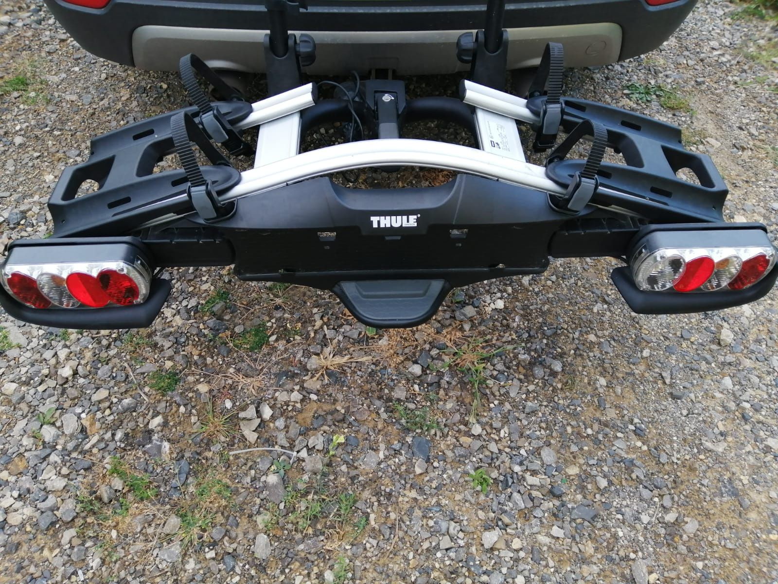 Thule VeloCompact 924 - aluminiowy bagażnik na hak, na 2 rowery.