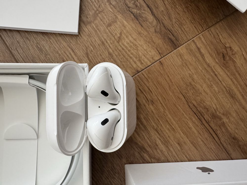 AirPods com caixa de carregamento