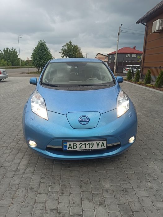 Продам Nissan Leaf