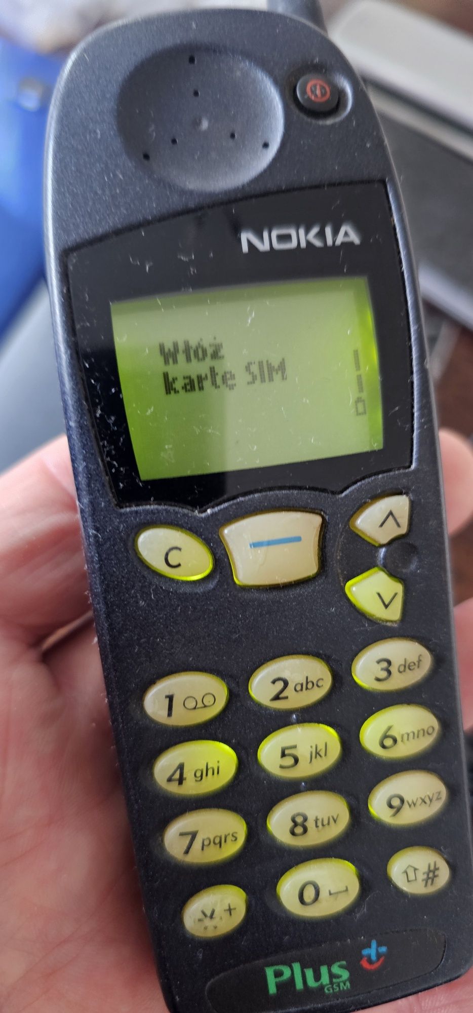 telefony komórkowe