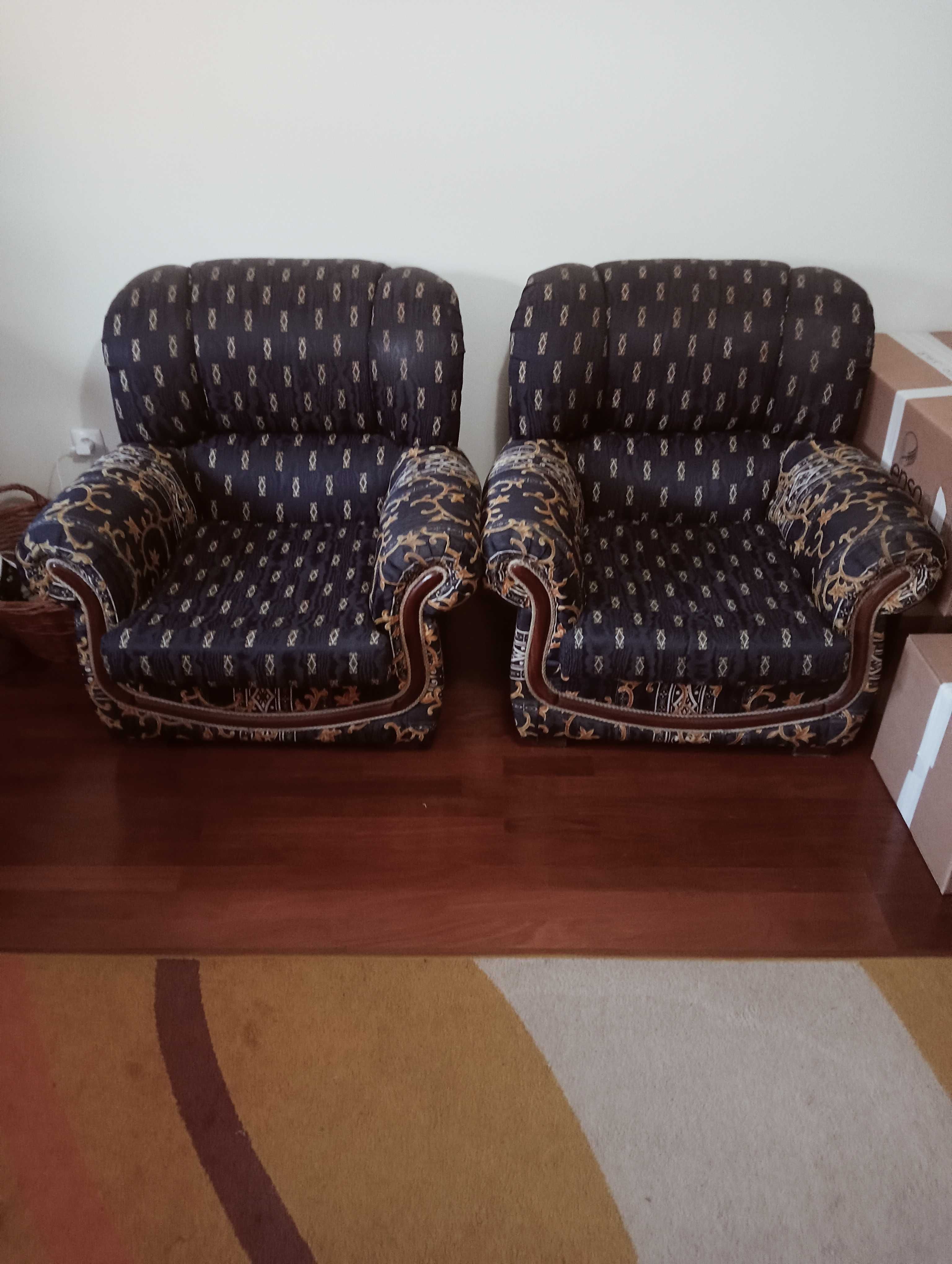 Sofás retro em tecido em muito bom estado