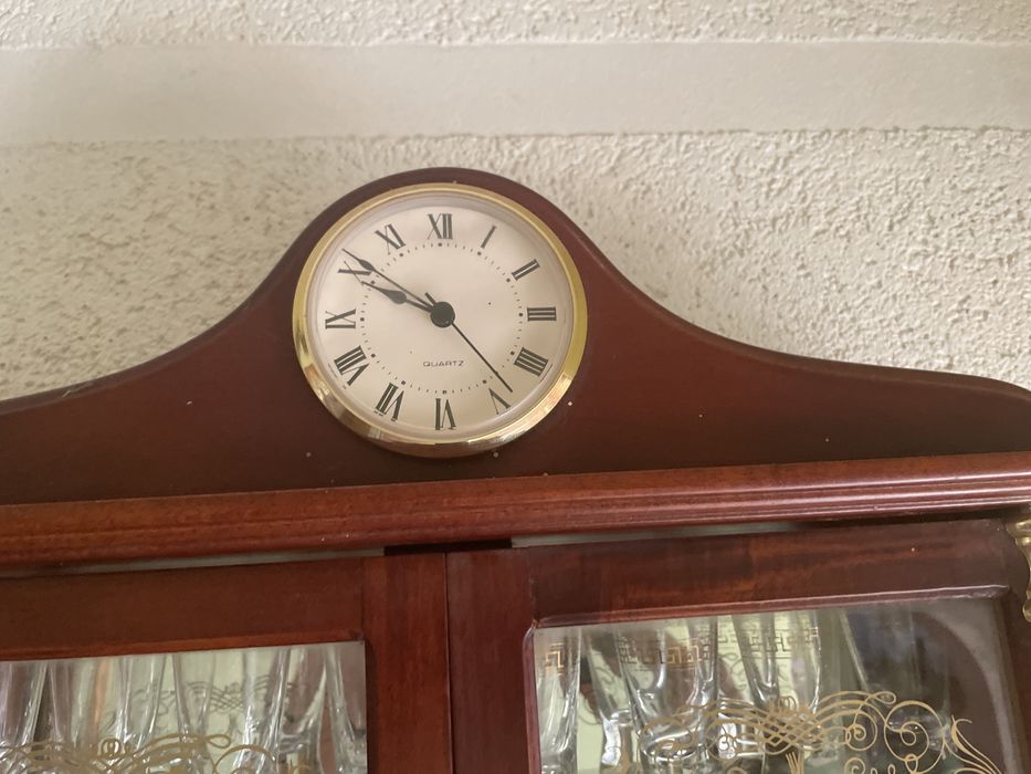 Witryna, szafeczka ścienna z zegarem