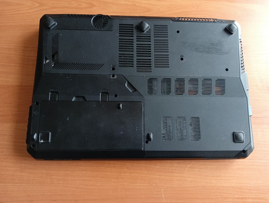 Laptop MSI GT60 i5/8GB/SSD/HDD
