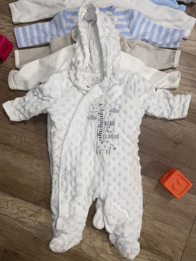 Pajac niemowlęcy piżama kombinezon zestaw ubrań