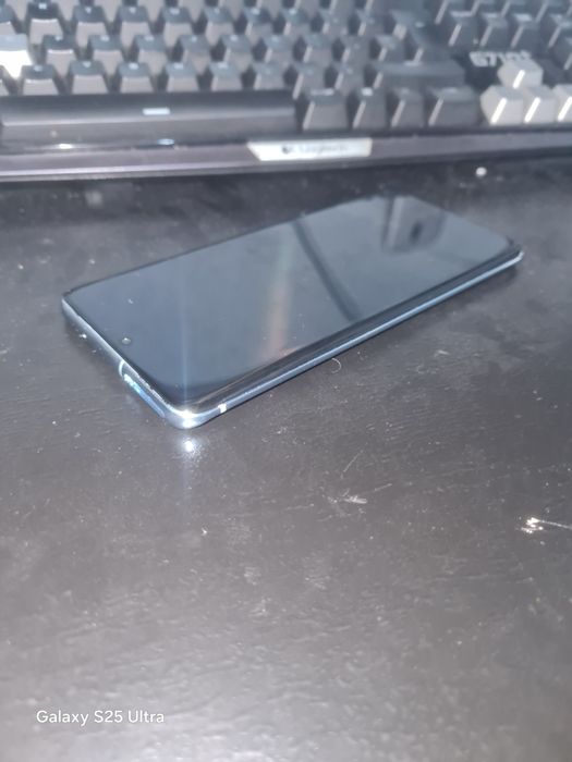Vendo ecra com carcaça de Samsung S20 partido