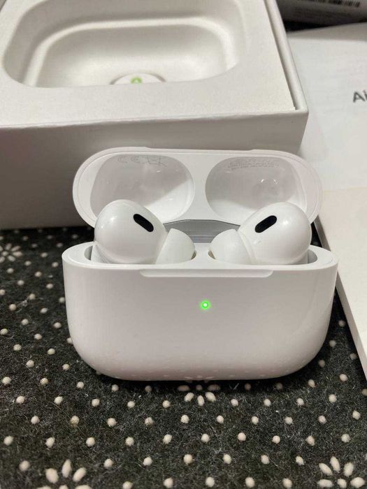 Оригінал AirPods Pro 2