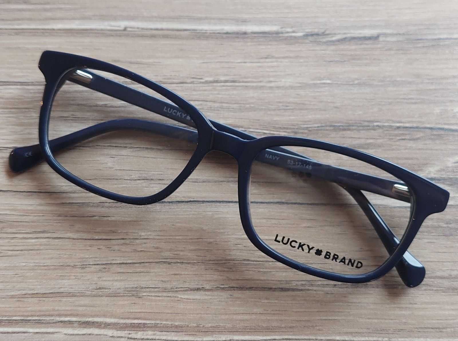 Klasyczne okulary unisex w kolorze granatowym DVD 504 od Lucky Brand!