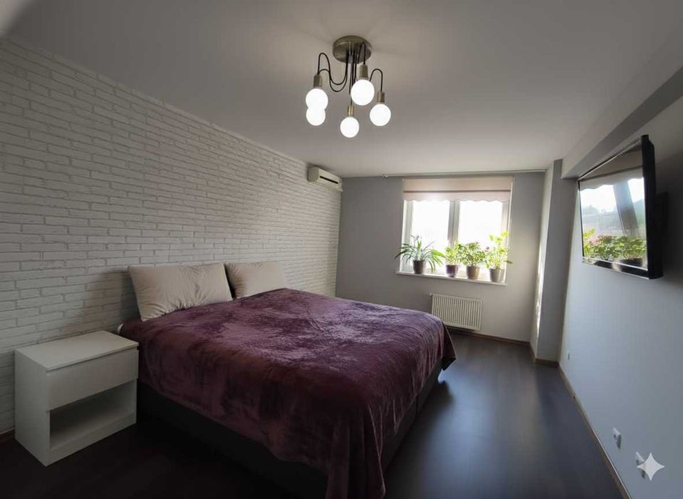 Вільна! Від власника! Продаж 4-к квартири вул. Раїси Окіпної 4. 5 пов.