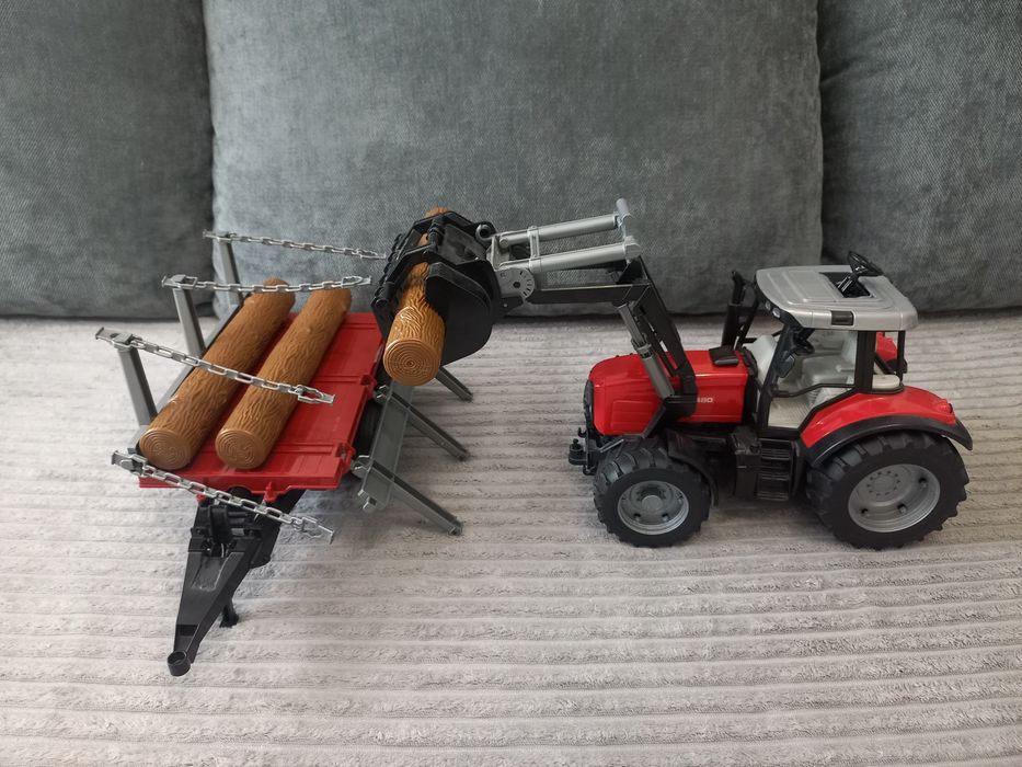 Трактор Massey Ferguson з ковшем та причіпом від Bruder
