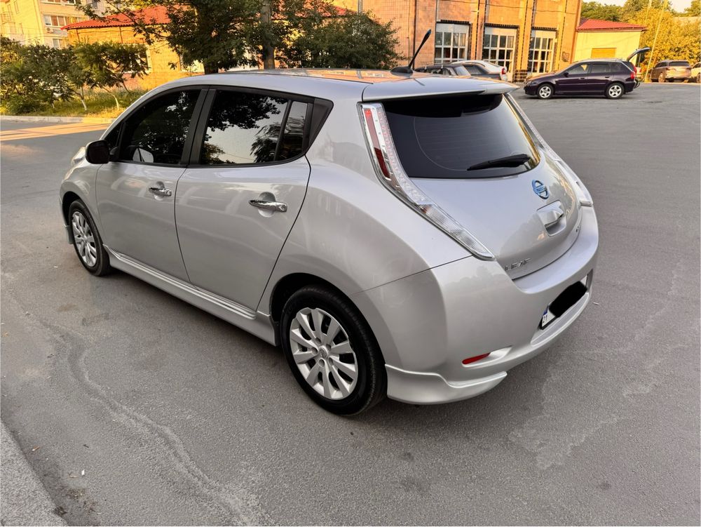 Продам Nissan leaf 42 квт