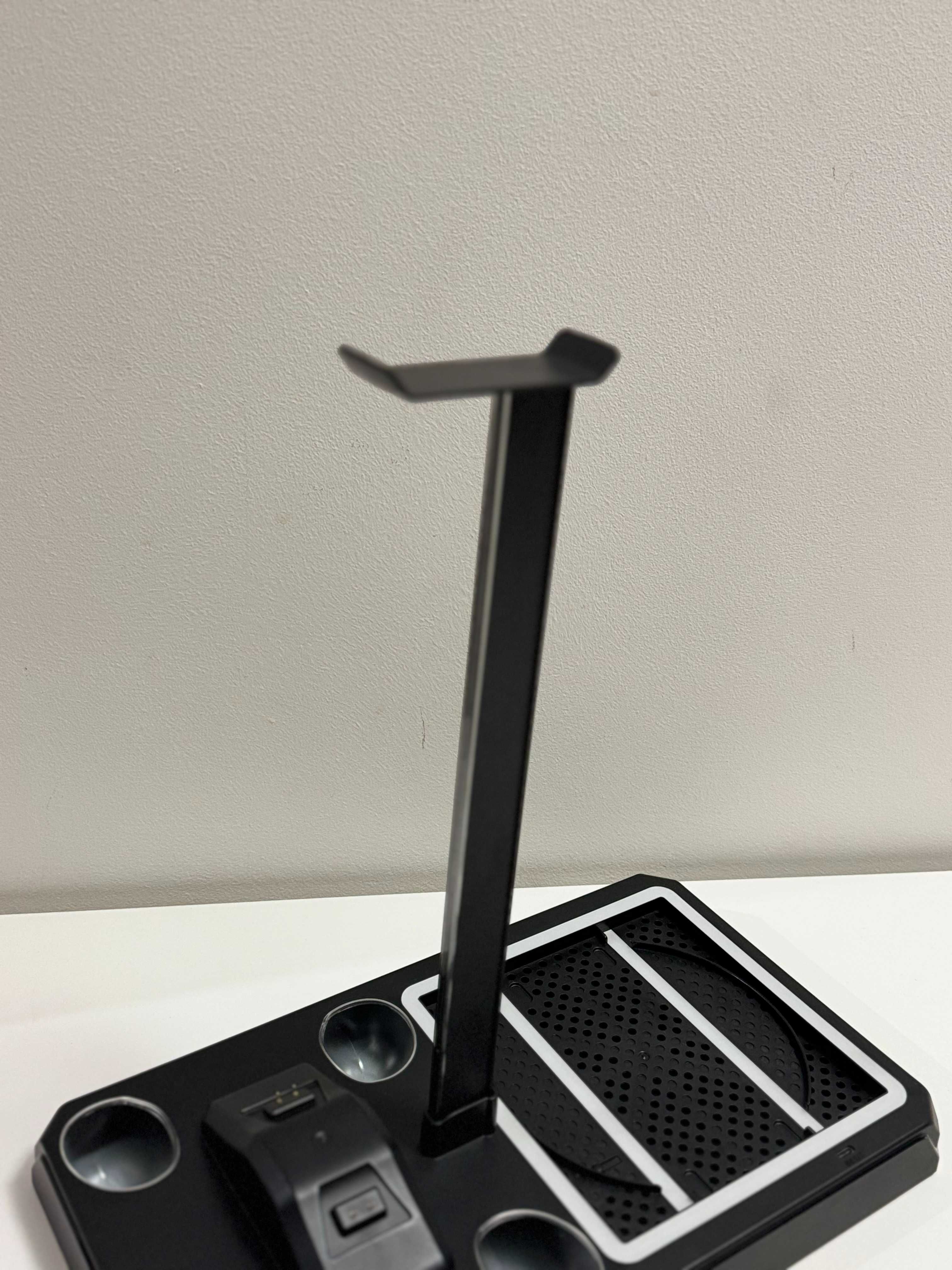 YAXO XENO FROST Podstawka chłodząca i ładująca Xbox Series X/Series S