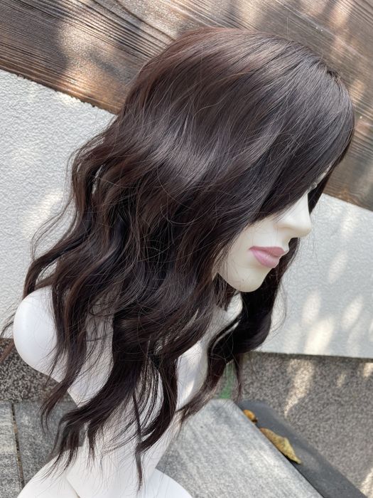 Brązowa peruka krótka ciemne kręcone włosy brąz fale