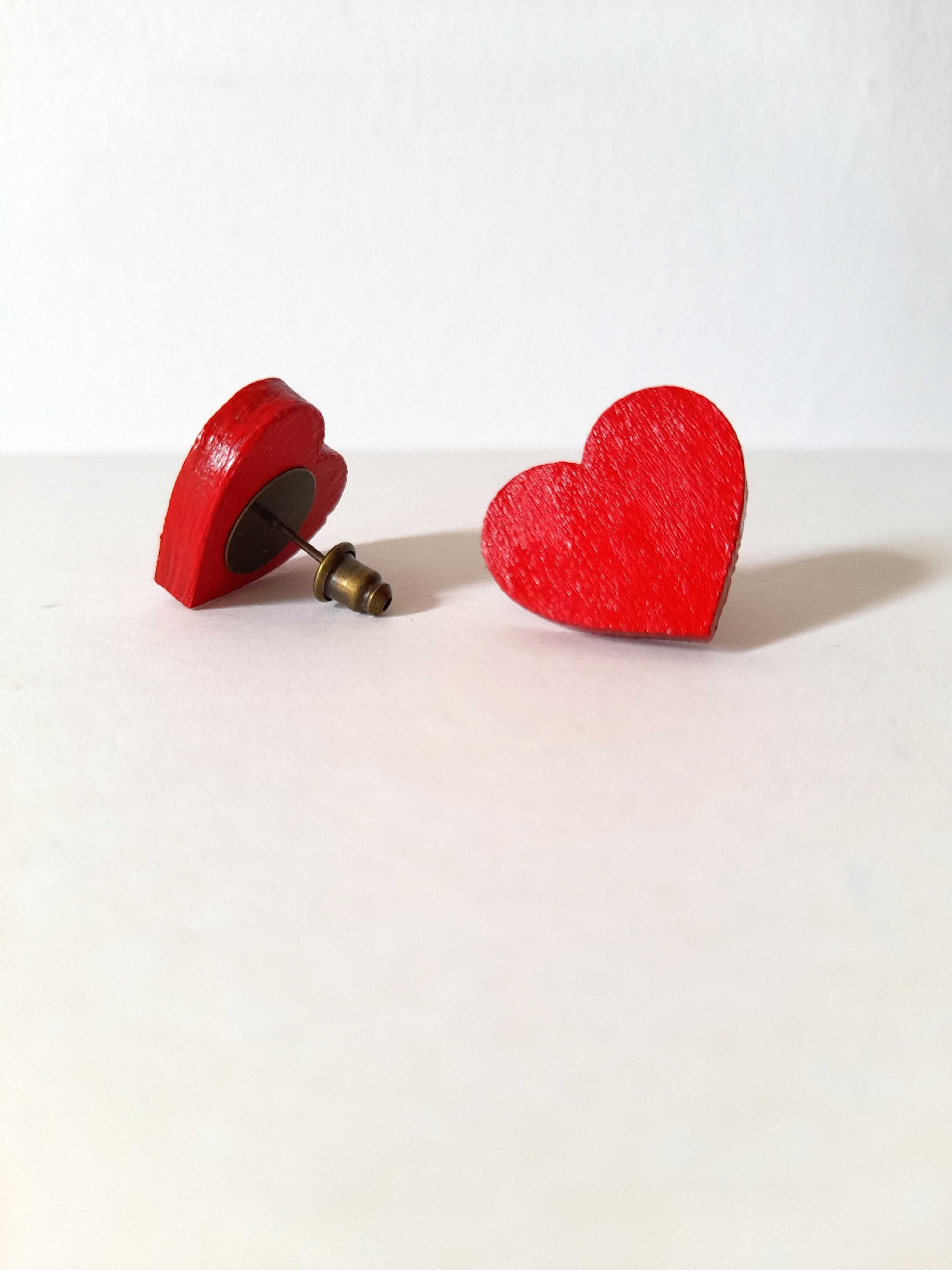 Brincos coração vermelho
