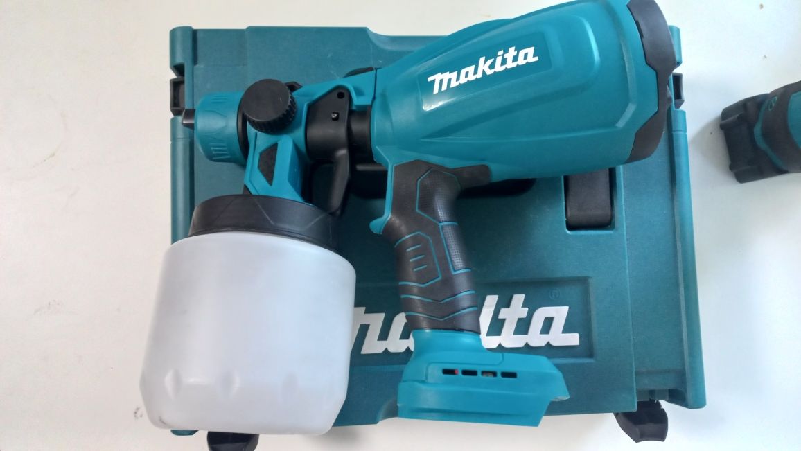Набір болгарка аккумуляторна Makita DGA504BL та фарбопульт MTW800BL