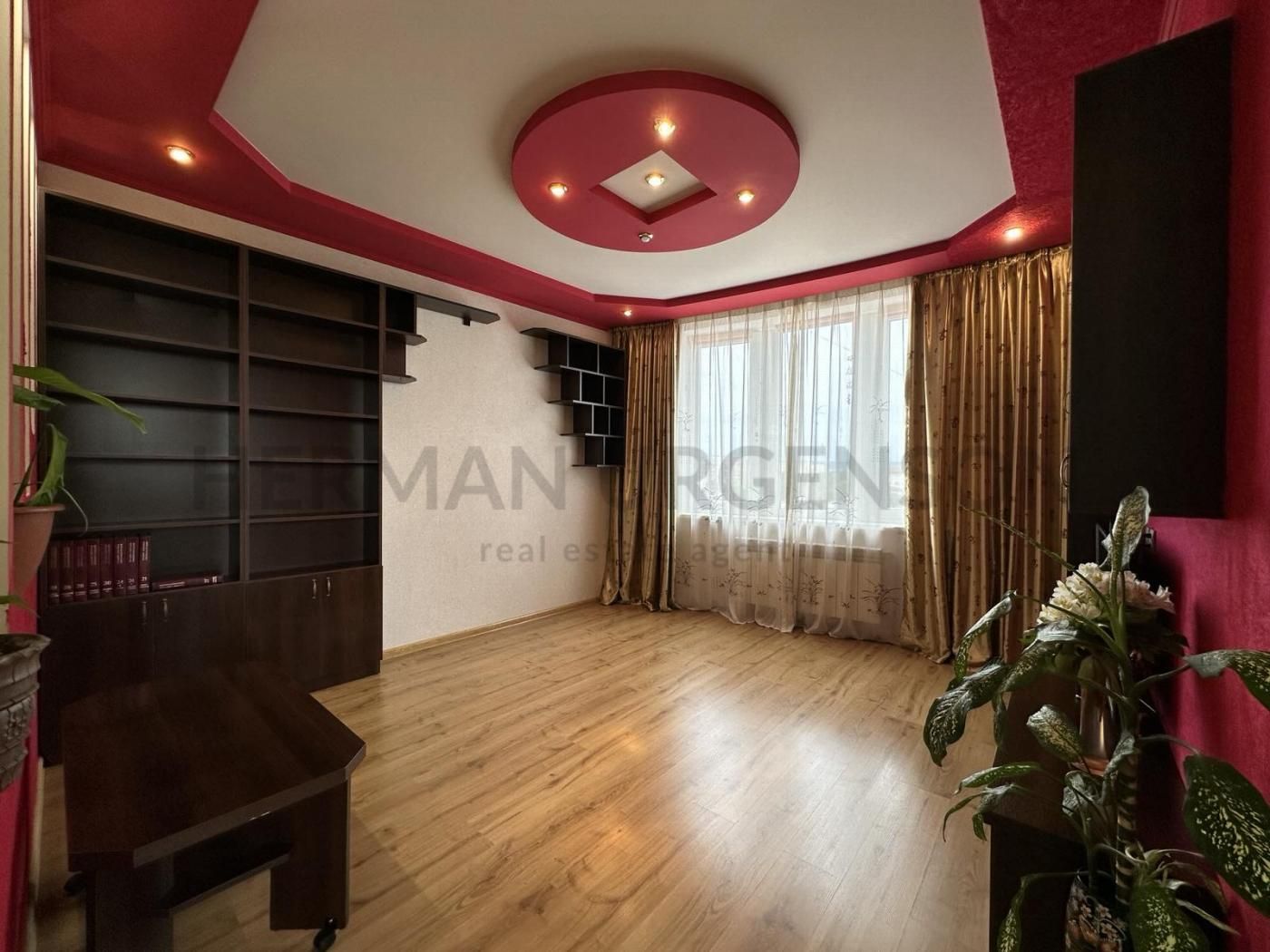 Продаж 4к квартири 115 м.кв / вул. Сiкорського, Новий район
