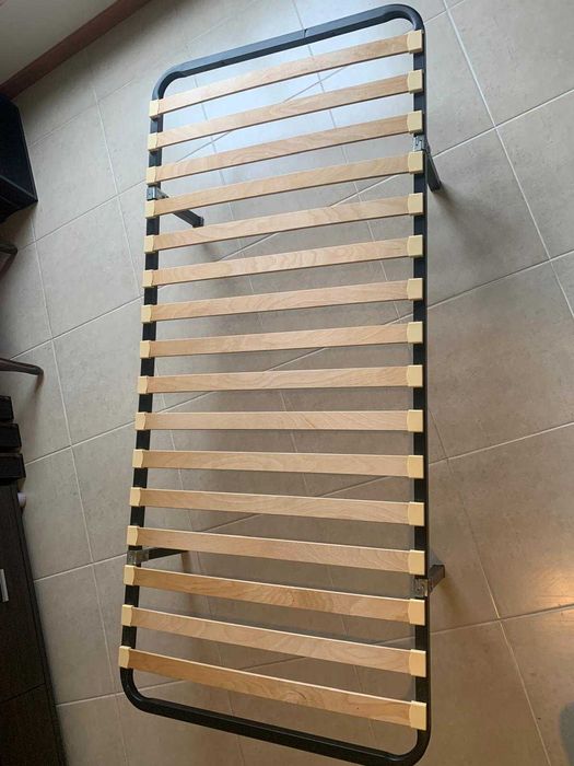 Cama de solteiro com colchão