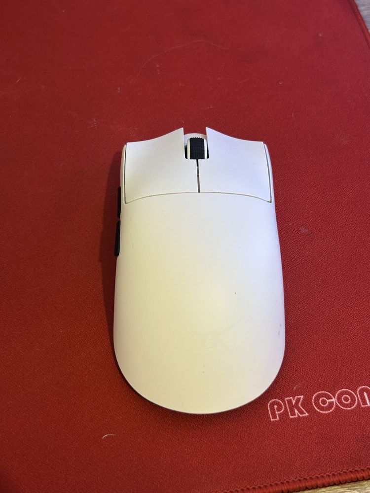 Teclado aula 75 com keycaps modificadas spider e mouse gamer