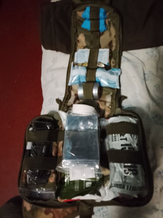 Аптечка повністю нова