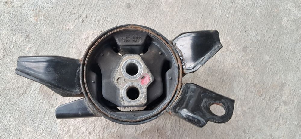 Подушка двигуна ліва 21832-1R000 hyundai