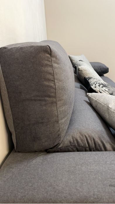 Sofa ChaiseLong Cinza com Almofadas