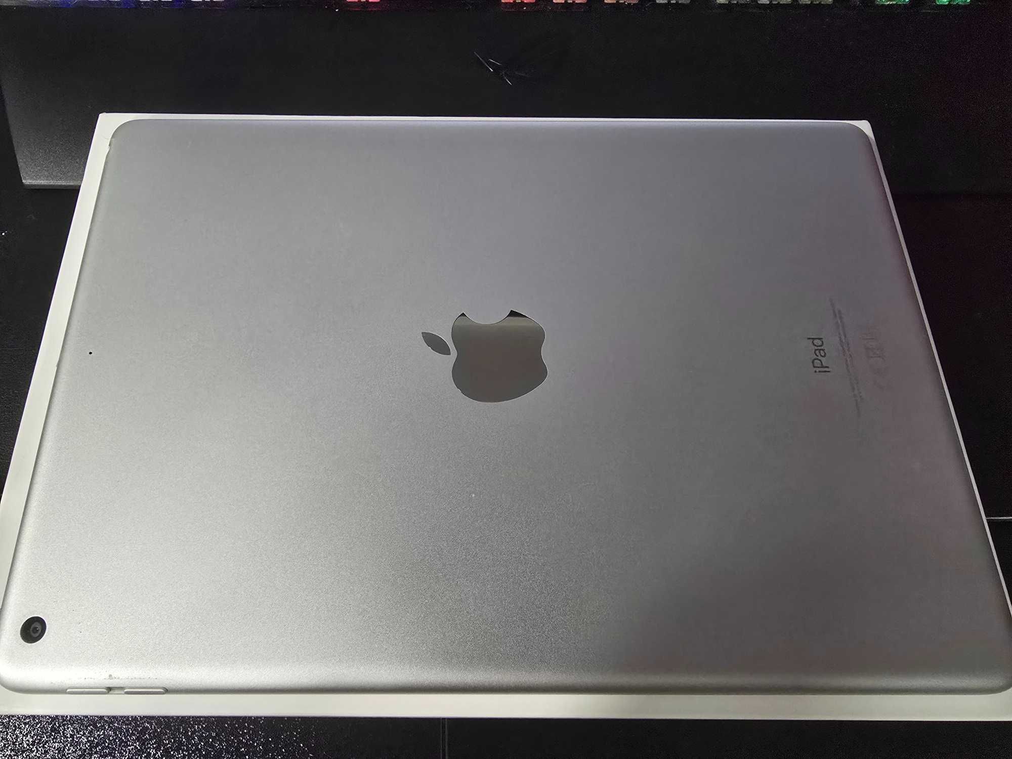 Apple iPad 7gen (10,2", Wi-Fi, 32 GB) - srebrny A2197