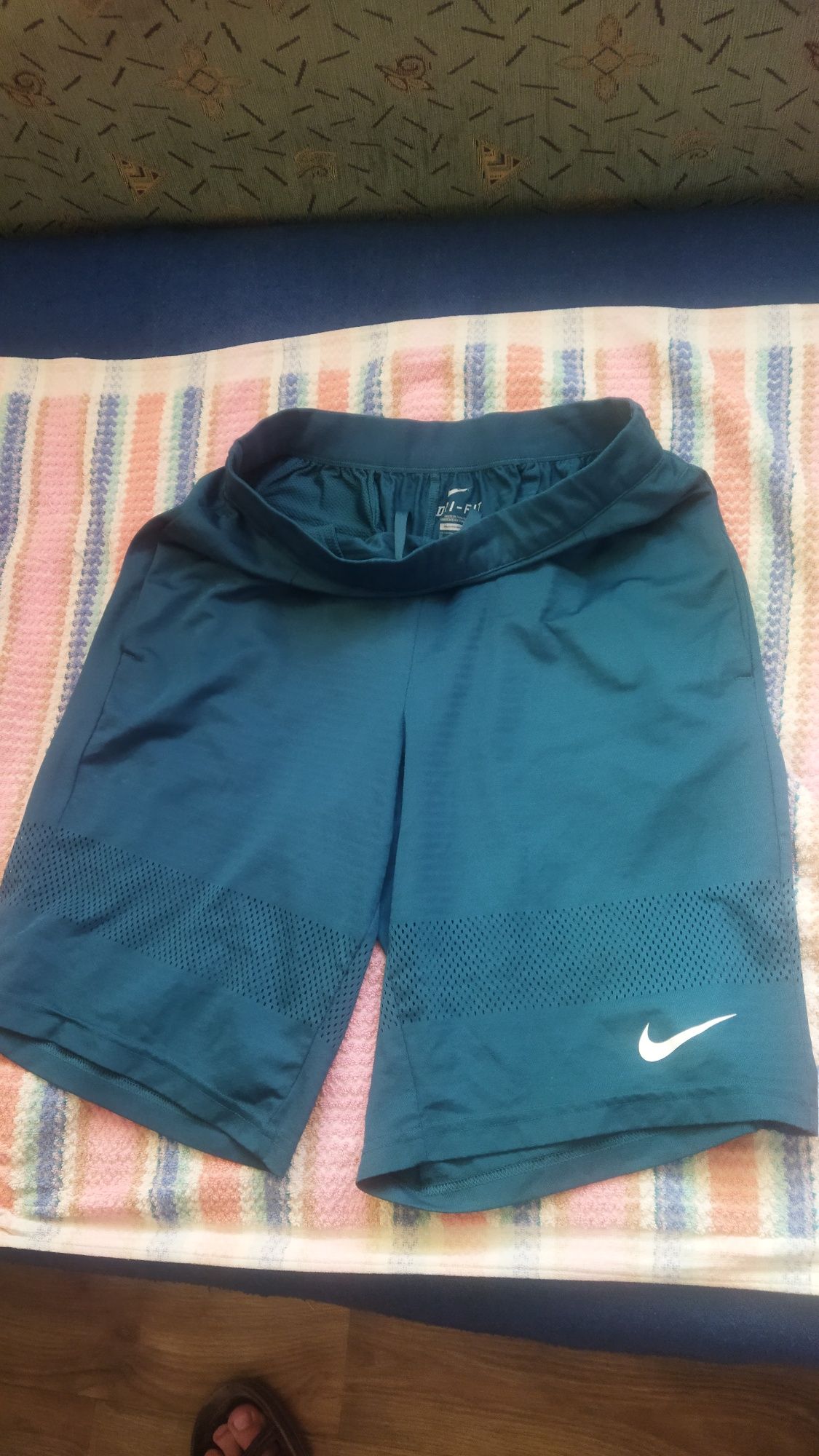 Шорты Nike  оригинал.