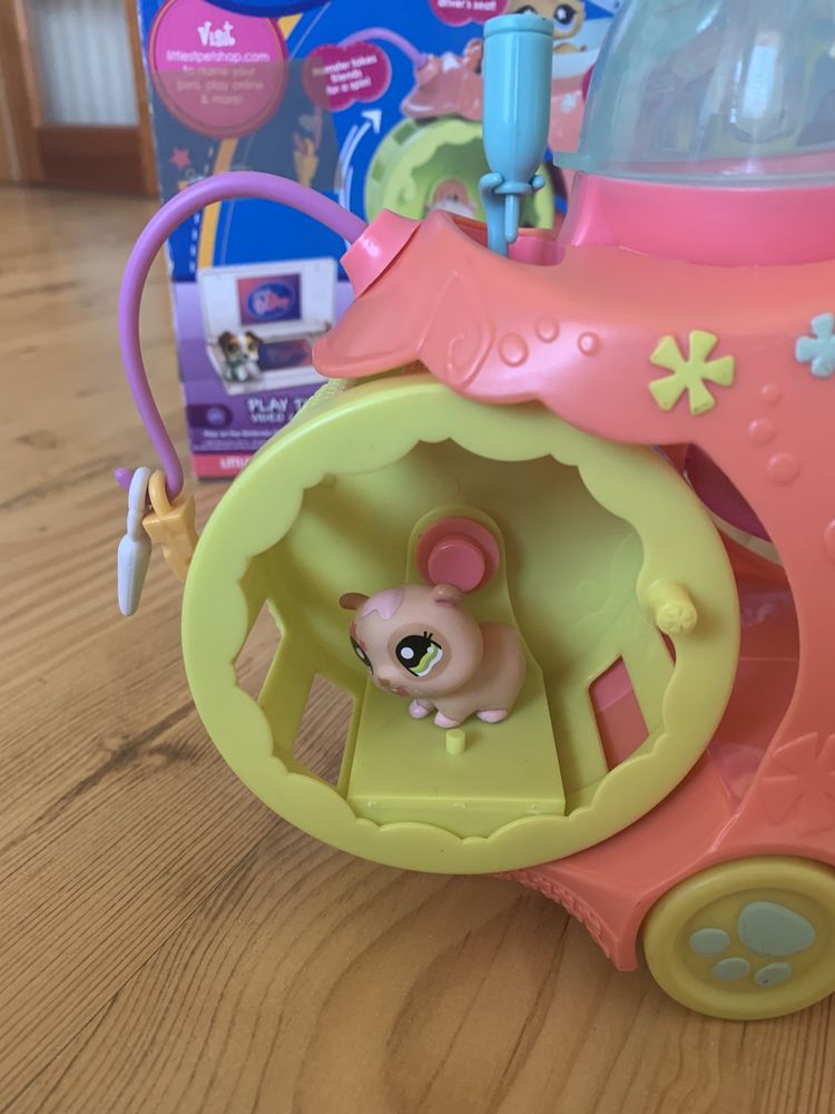 Zestaw auto pojazd littlest pet shop z dodatkami