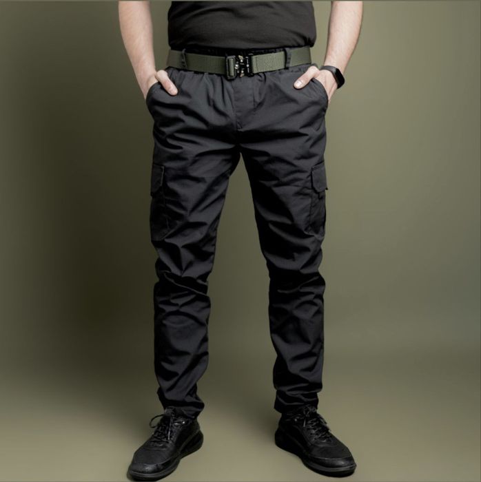 Комплект спецодягу для чоловіків.