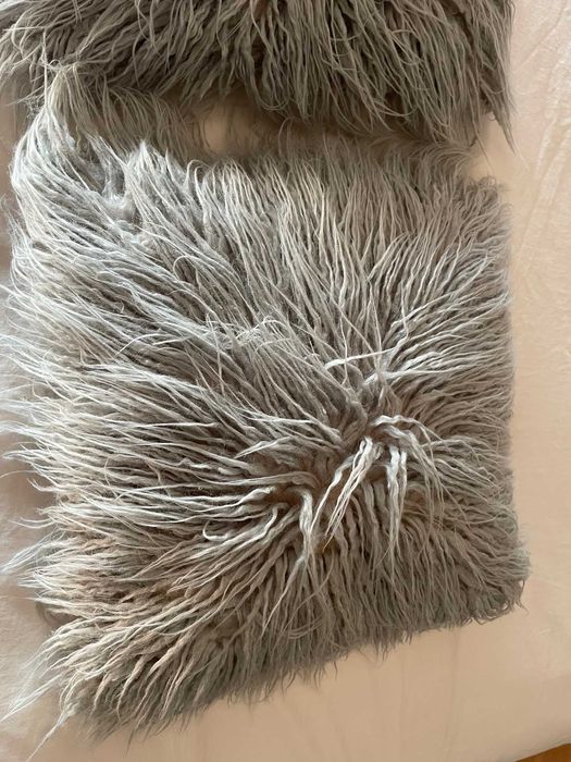 2 almofadas zara home cinzentas de pelo