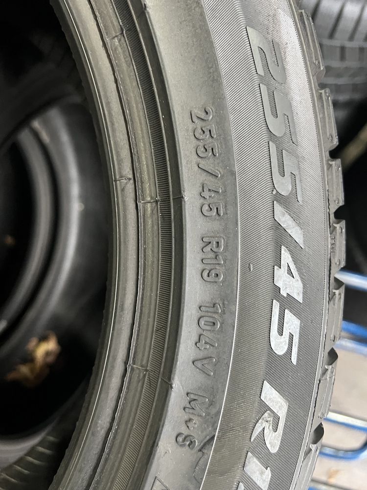 255/45/19 R19 Pirelli Sottozero 3 4шт новые зима