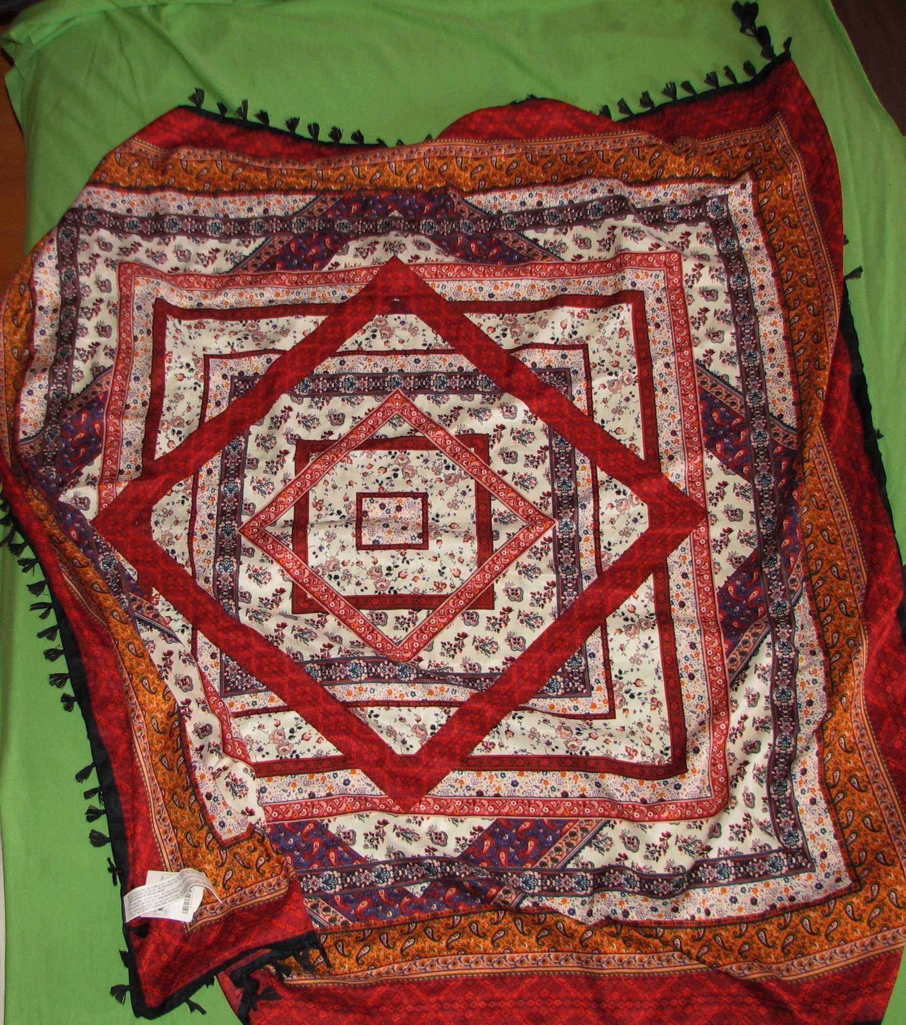 Nowa z metką chusta STRDIVARIUS r 110x110cm