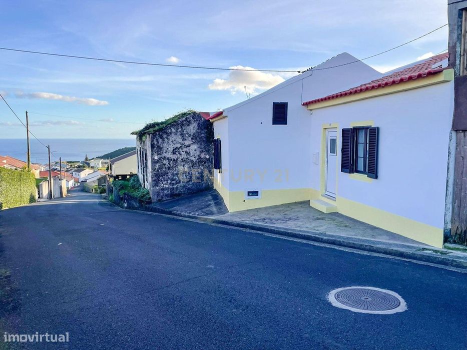 Casa Moderna em Povoação, Ilha de São Miguel