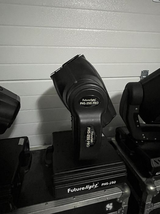 Moving Heads Spot Robe e Futurelight