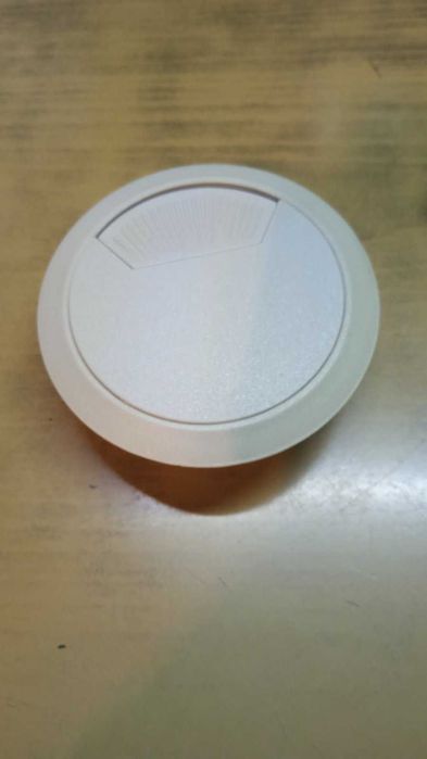 Пропуск для кабелю пластиковий врізний з пружиной d-70мм сірий