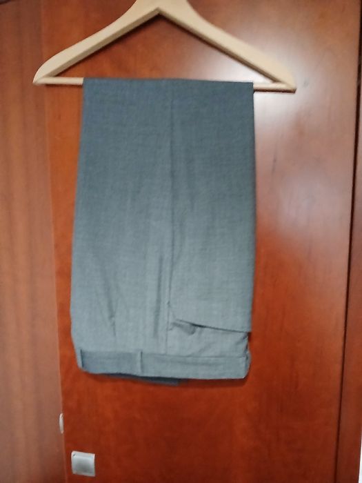 Fato de homem cinza claro