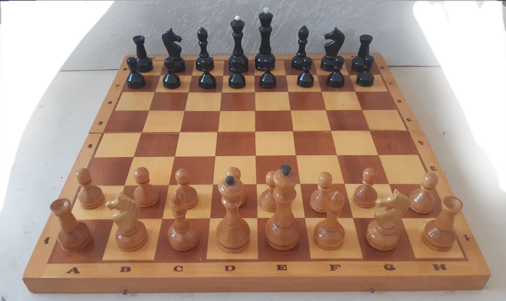 Шахматы  с доской 45 на 45 ,и 37 на 37