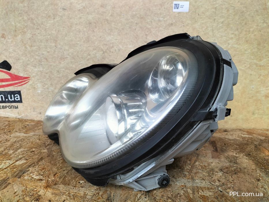 Mercedes C W203 04-07 рестайлинг фара передняя левая Xenon A2038204161
