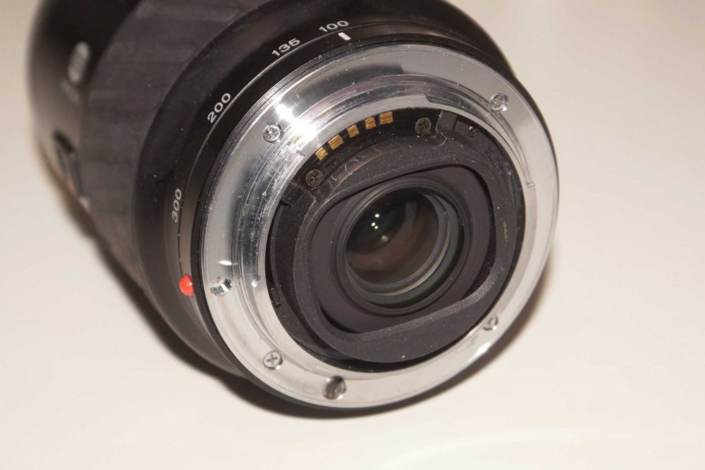 Sony Minolta AF 100-300 f/4.5-5.6