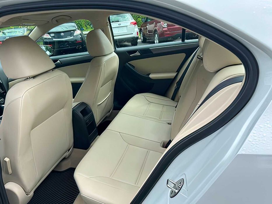 Volkswagen Jetta      2015