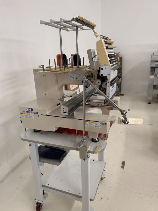 Maquina de bordar 15 cores