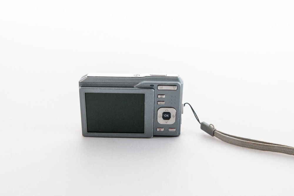 Kieszonkowy aparat cyfrowy BENQ DC E720 | nowa bateria