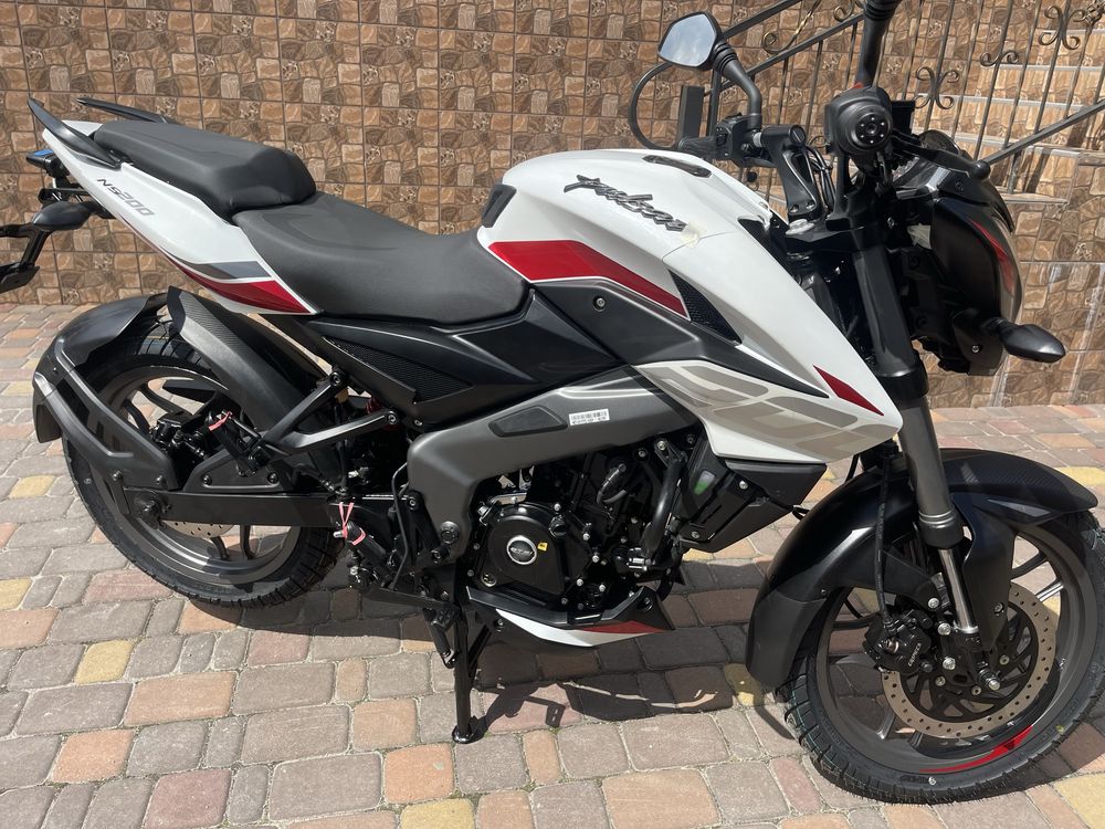 Мотоцикл Bajaj Pulsar NS 200 UG 2023