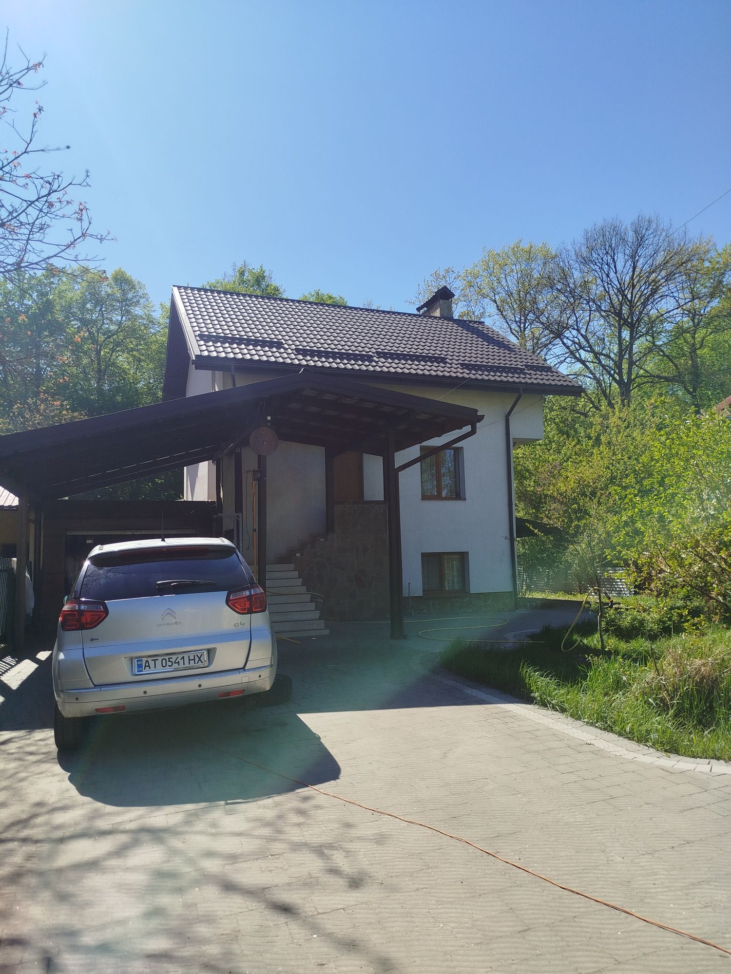 Житловий будинок біля Львова