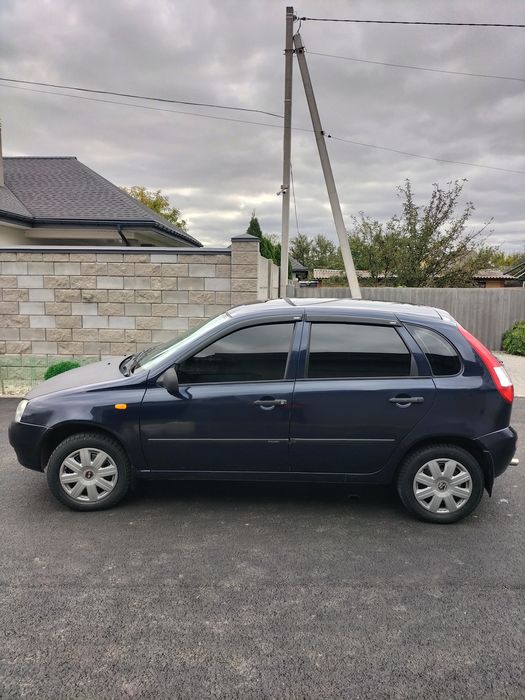 Автомобіль в гарному стані, інформація за телефоном