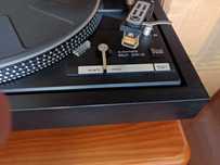 Gira discos Dual em excelente estado.